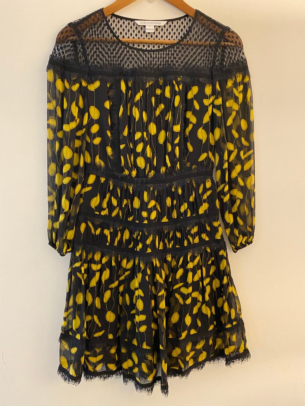 Diane Von Furstenberg DVF 2 Black Yellow Floral Lace Long Sleeve Jamie Dress EUC